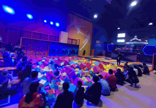 多乐岛蹦床公园